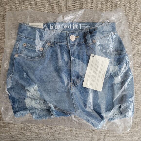 blu[edit] juniors destroyed super high waist denim shortie Size 3 - Picture 12 of 12